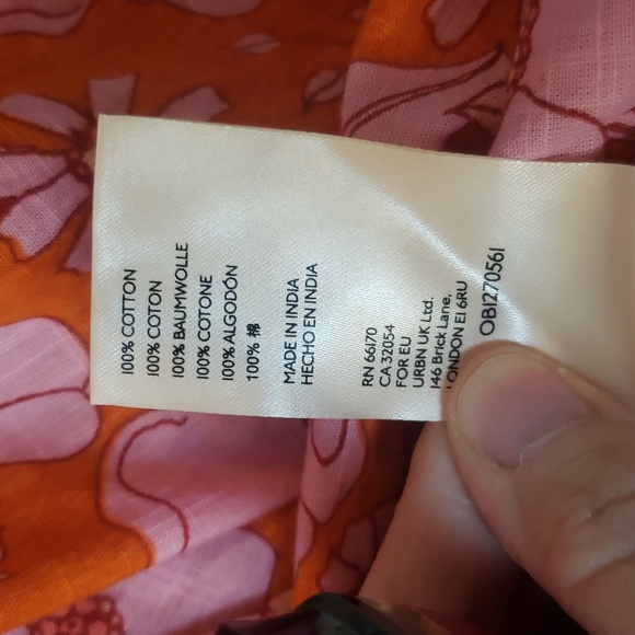 Free People Miss Daisy Floral Print top. Garment is labeled M. Attached says XS. - Picture 8 of 9